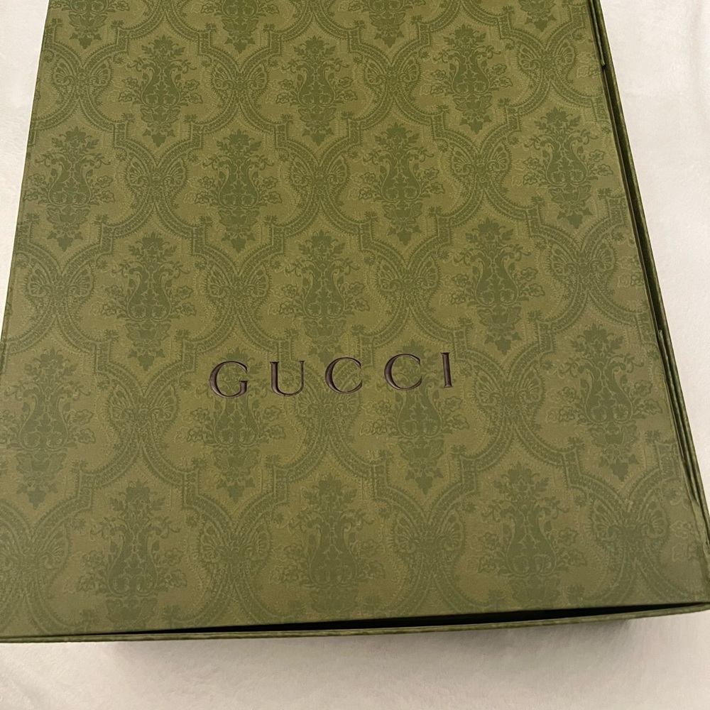 Green Patterned Box - Picture 6 of 6